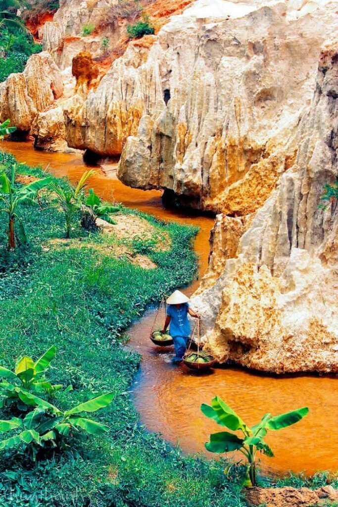 69178 suoi tien mui ne dep 700x1050
