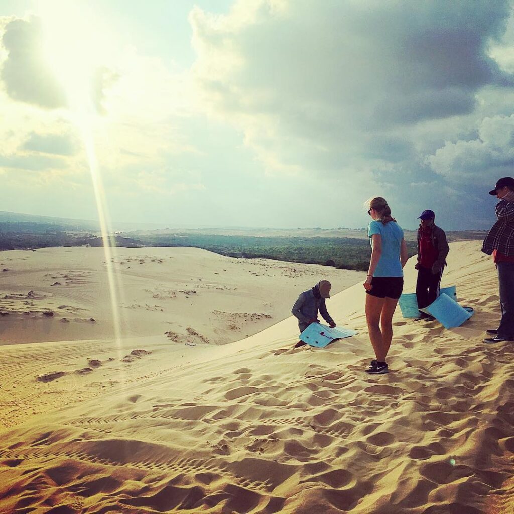 Huyen ao doi cat bay o mui ne 5
